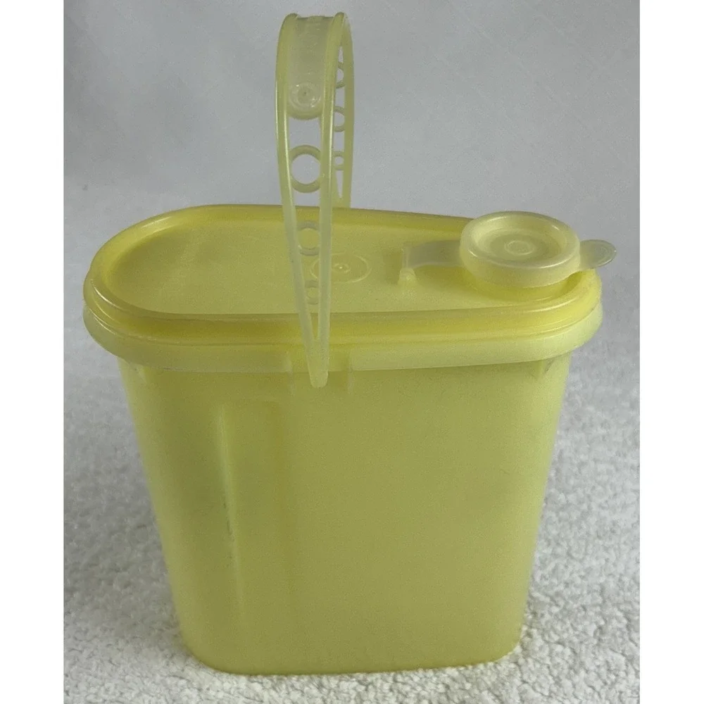 Tupperware vintage 587